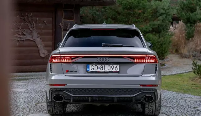 AUDI RS Q8 