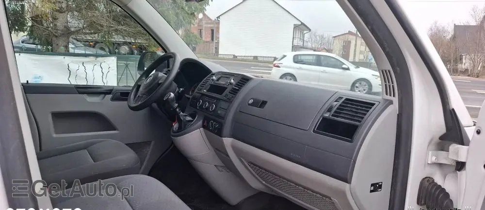 VOLKSWAGEN Transporter 