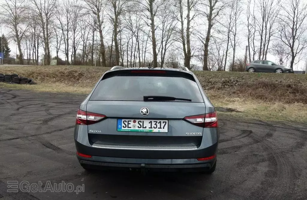 SKODA Superb 