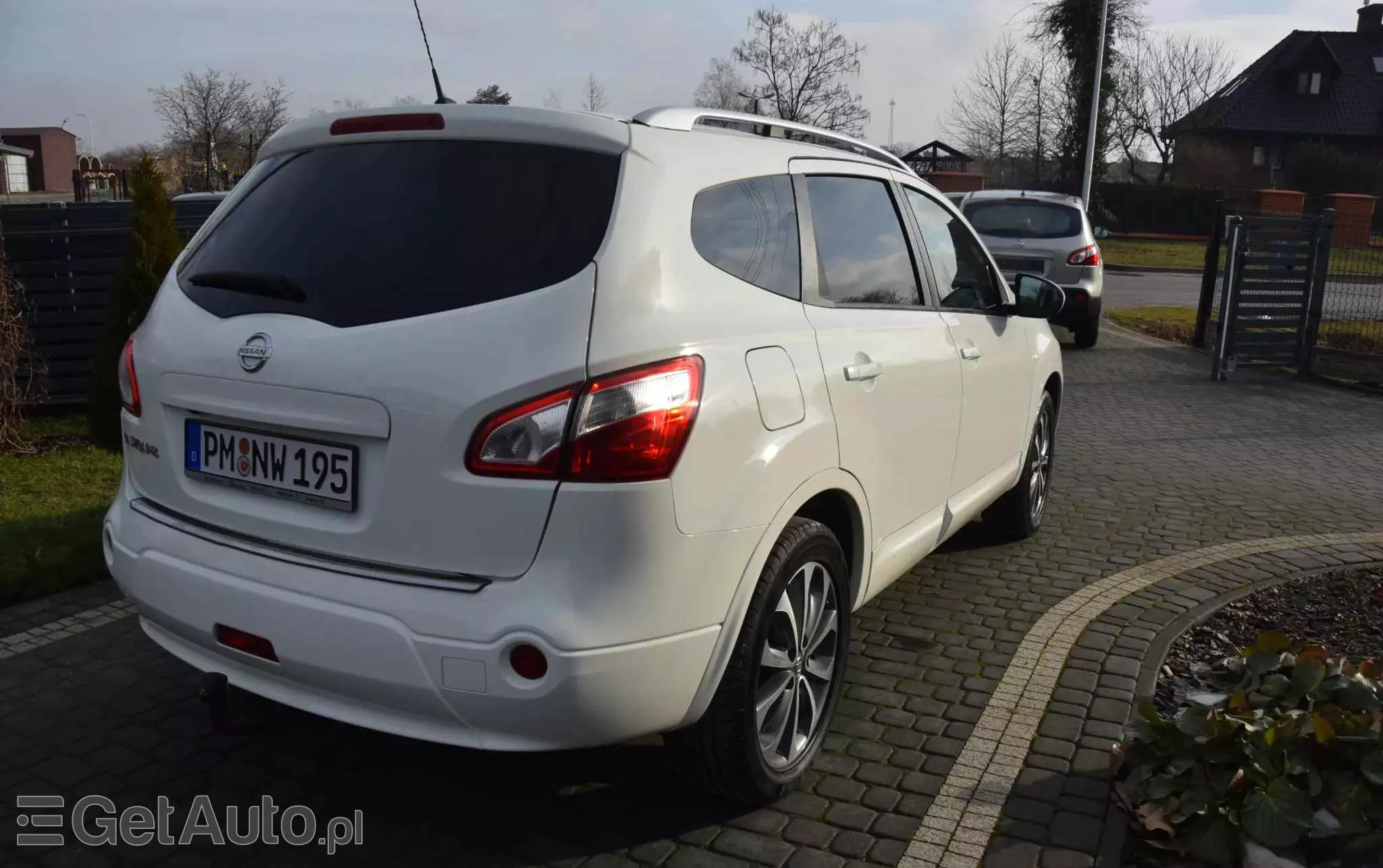 NISSAN Qashqai+2 2.0 Acenta