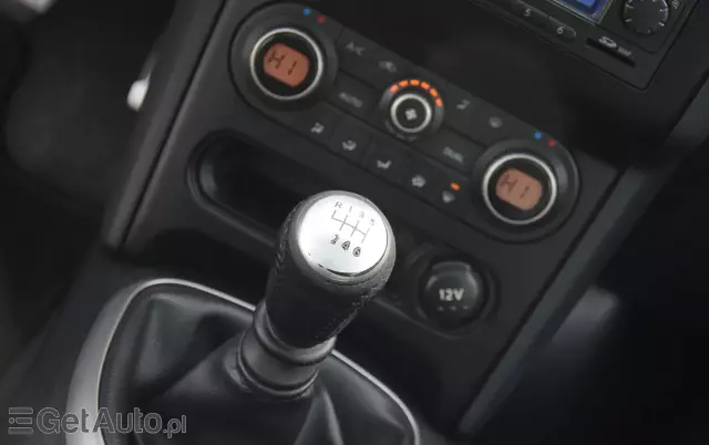 NISSAN Qashqai+2 2.0 Acenta