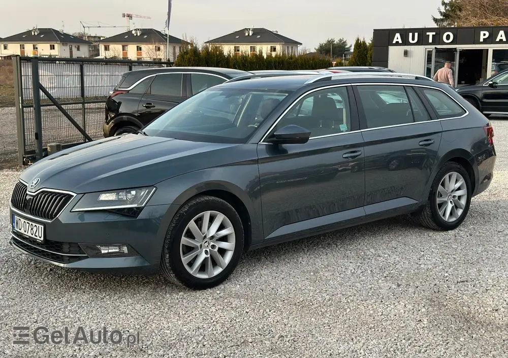 SKODA Superb 2.0 TDI SCR Style DSG