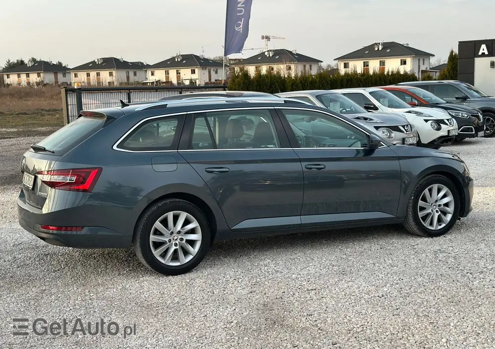 SKODA Superb 2.0 TDI SCR Style DSG