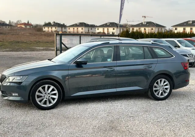SKODA Superb 2.0 TDI SCR Style DSG