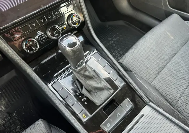 SKODA Superb 2.0 TDI SCR Style DSG