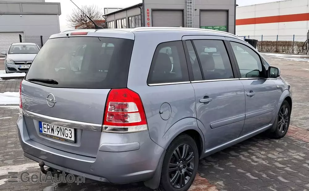OPEL Zafira 1.8 Design Edition