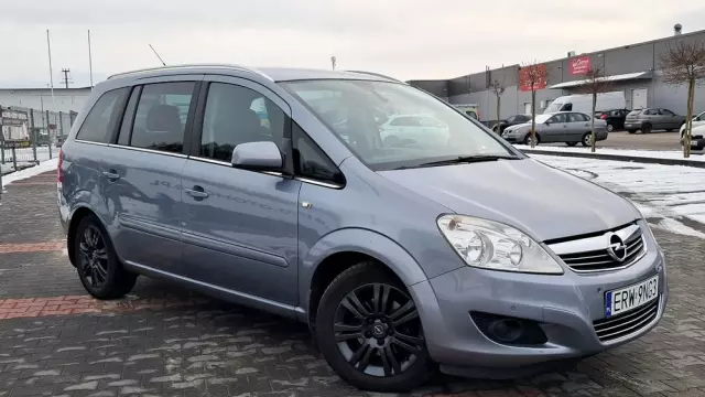 OPEL Zafira 1.8 Design Edition