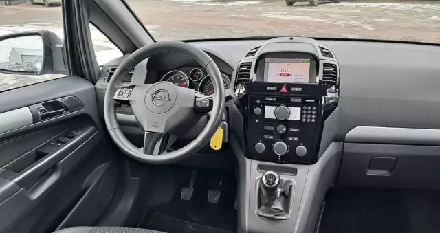 OPEL Zafira 1.8 Design Edition