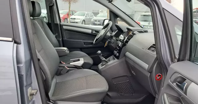 OPEL Zafira 1.8 Design Edition