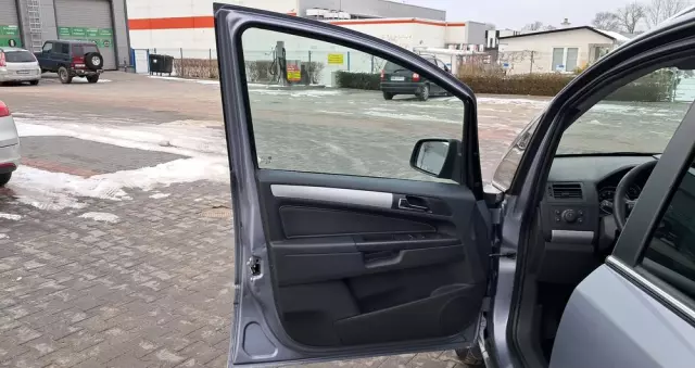 OPEL Zafira 1.8 Design Edition