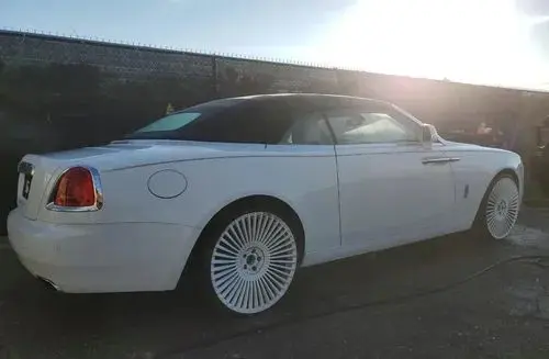 ROLLS-ROYCE Dawn 