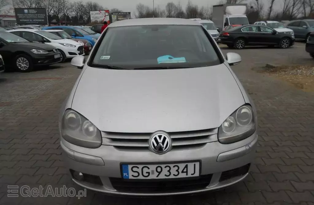VOLKSWAGEN Golf 