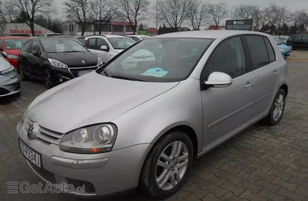 VOLKSWAGEN Golf 