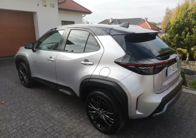 TOYOTA Yaris Cross Hybrid 1.5 Adventure