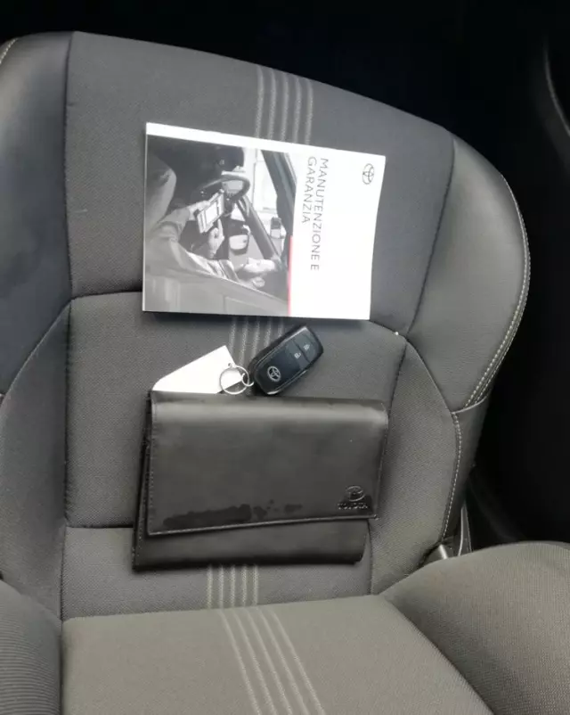 TOYOTA Yaris Cross Hybrid 1.5 Adventure