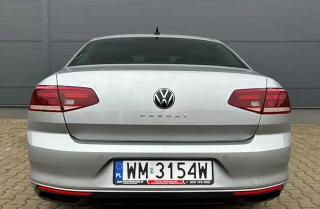 VOLKSWAGEN Passat 