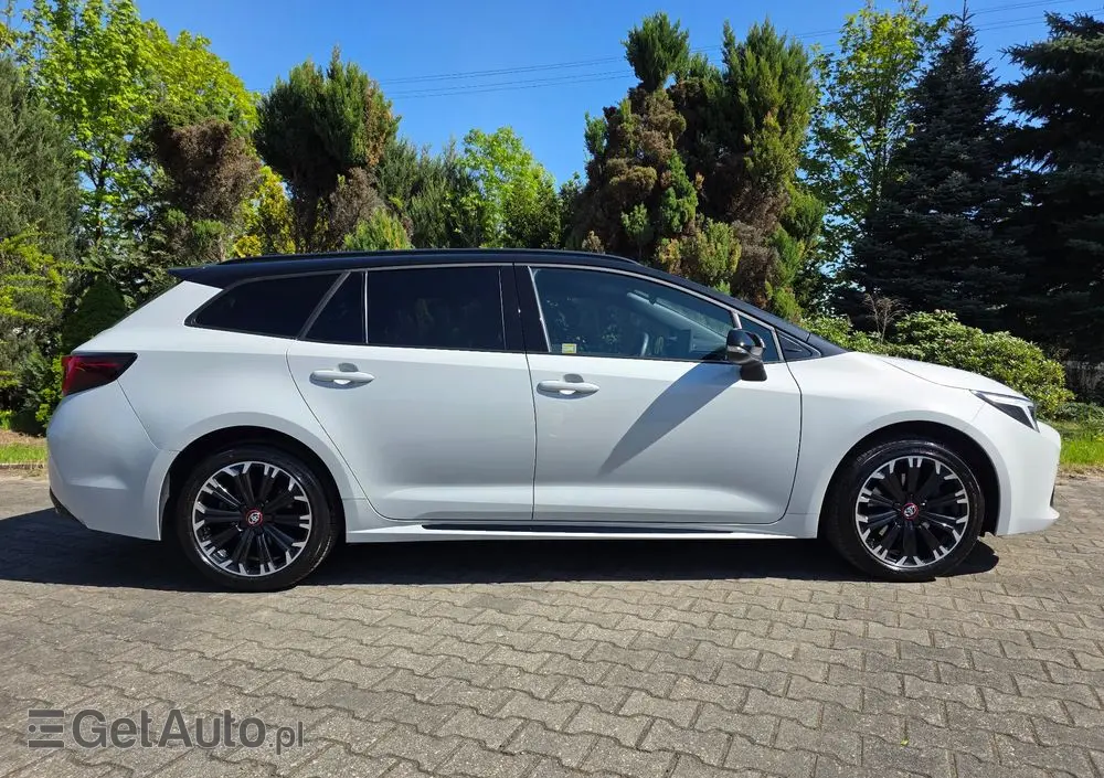 TOYOTA Corolla 2.0 Hybrid GR Sport Dynamic