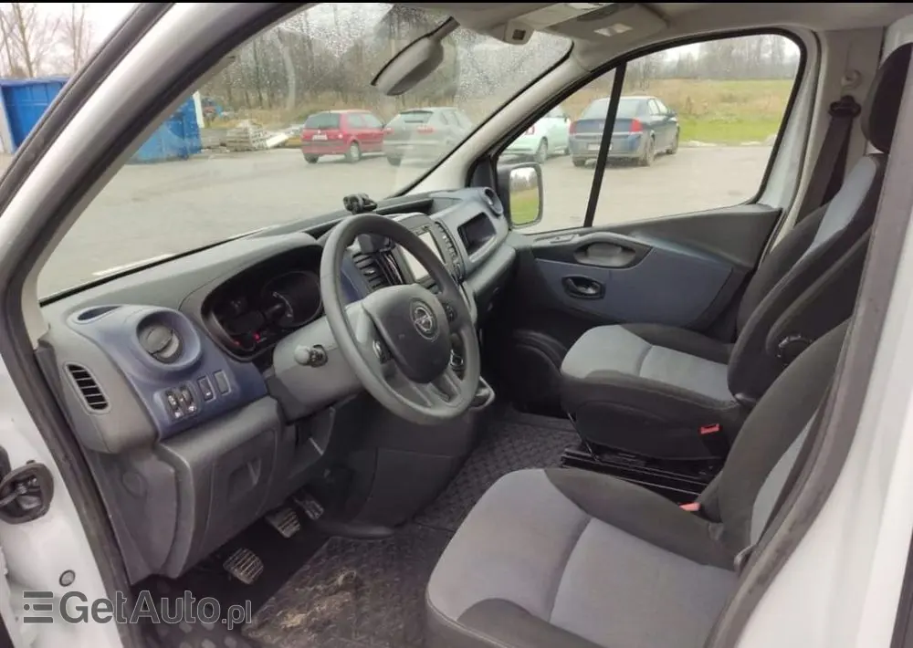 OPEL VIVARO 