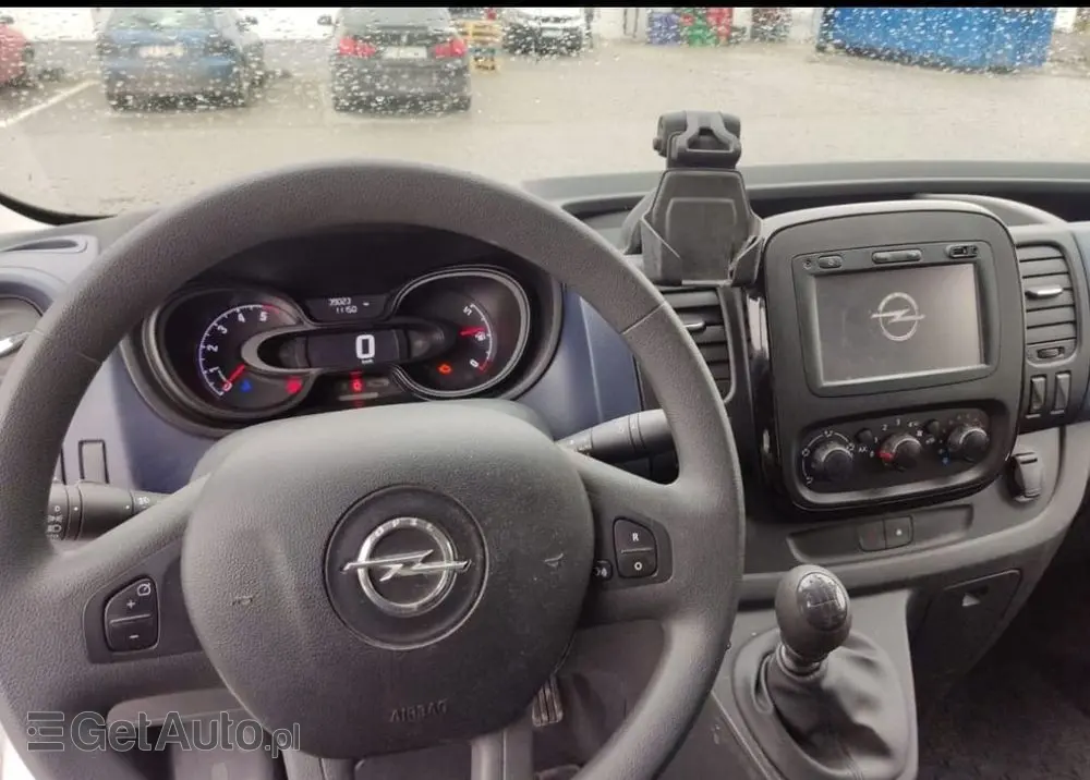 OPEL VIVARO 