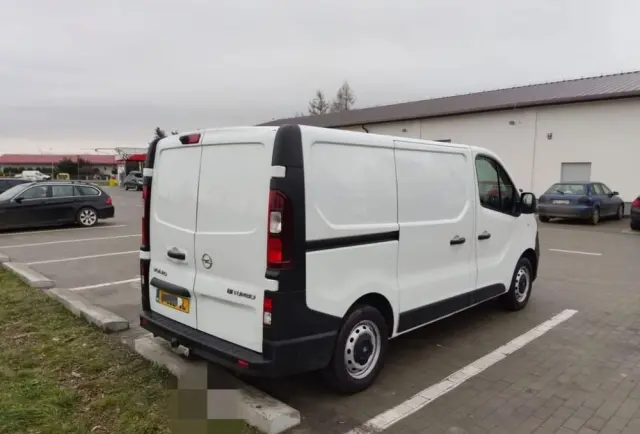 OPEL VIVARO 