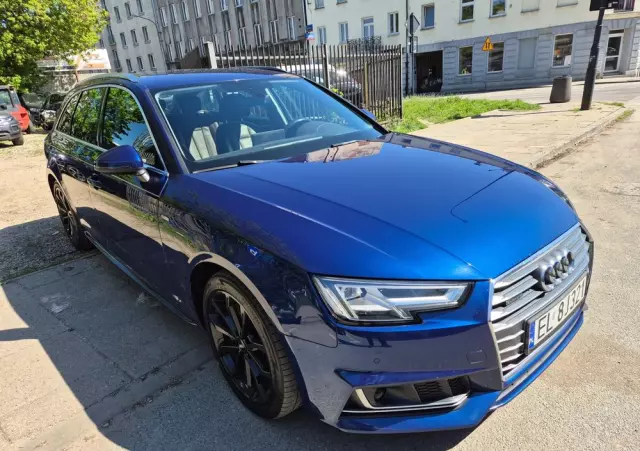 AUDI A4 40 TDI Quattro S Line S tronic