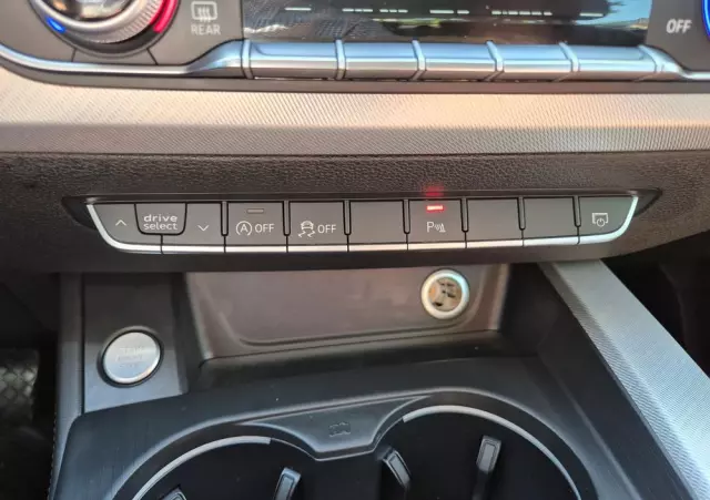 AUDI A4 40 TDI Quattro S Line S tronic