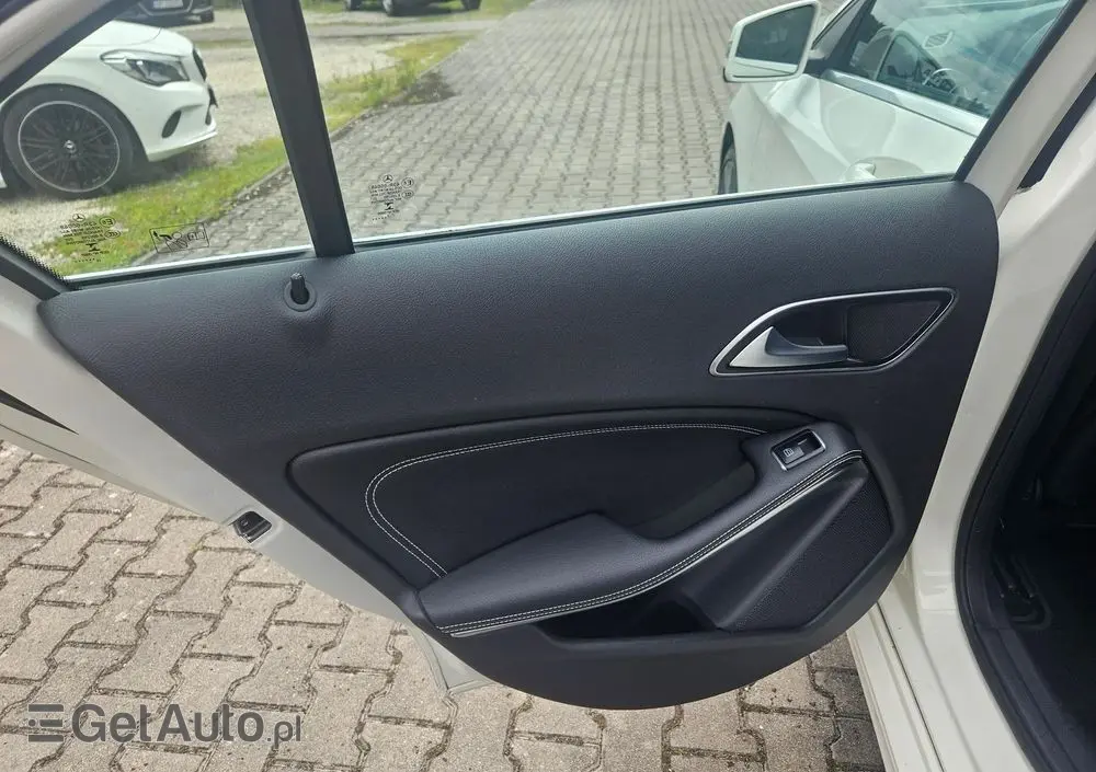 MERCEDES-BENZ Klasa A 160 7G-DCT Urban