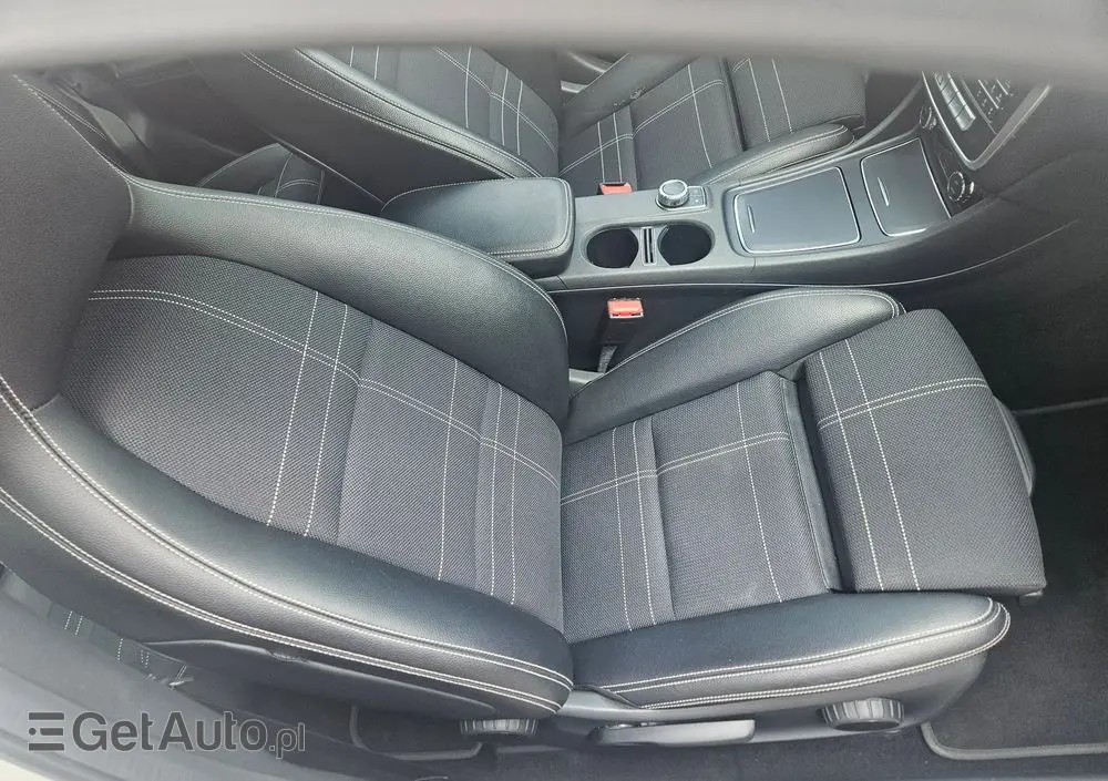 MERCEDES-BENZ Klasa A 160 7G-DCT Urban