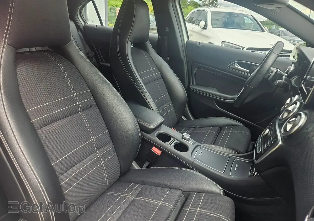 MERCEDES-BENZ Klasa A 160 7G-DCT Urban