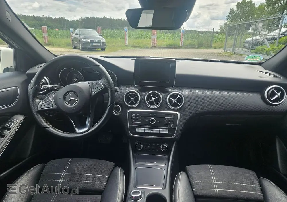 MERCEDES-BENZ Klasa A 160 7G-DCT Urban