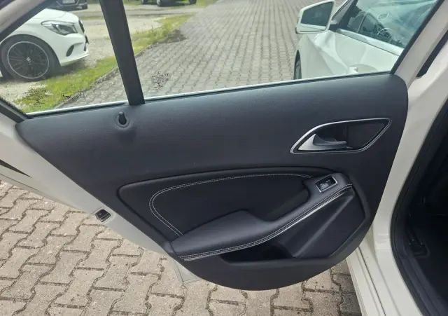 MERCEDES-BENZ Klasa A 160 7G-DCT Urban