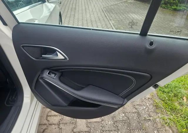 MERCEDES-BENZ Klasa A 160 7G-DCT Urban