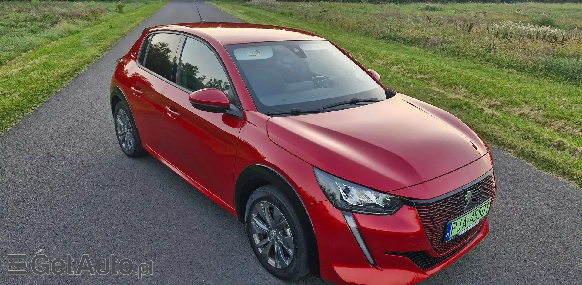 PEUGEOT 208 E-208 50 kWh (136 KM)