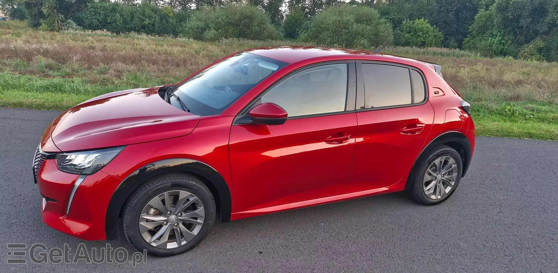 PEUGEOT 208 E-208 50 kWh (136 KM)