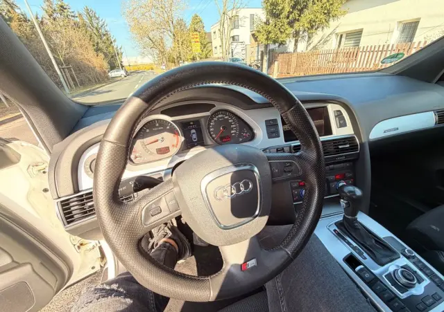 AUDI A6 Limousine 