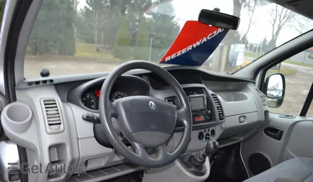 RENAULT Trafic 