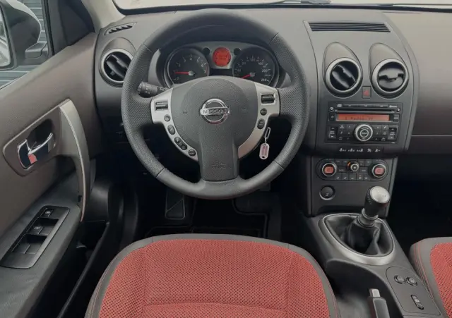 NISSAN Qashqai 2.0 Acenta