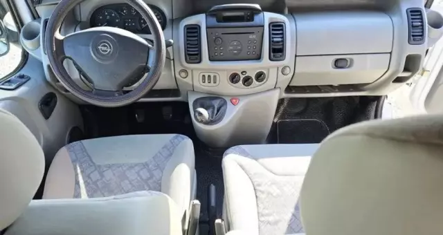 OPEL Vivaro 