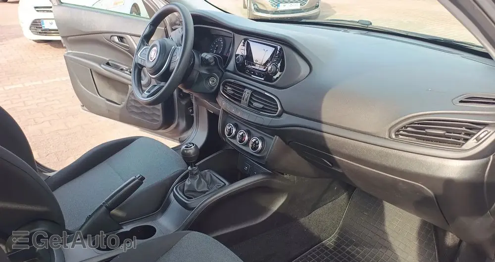 FIAT Tipo 1.4 16V Easy EU6d