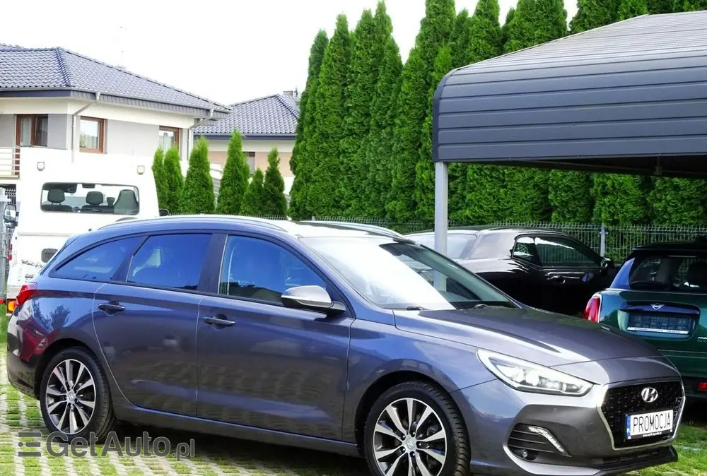 HYUNDAI I30 1.6 CRDI Premium DCT