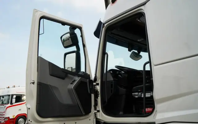 RENAULT T 520 / TEAM ALPINE  60/99  /  RETARDER / ALUFELGI / SKÓRY / EURO 6 