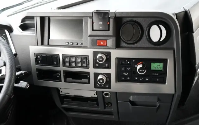 RENAULT T 520 / TEAM ALPINE  60/99  /  RETARDER / ALUFELGI / SKÓRY / EURO 6 