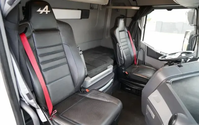 RENAULT T 520 / TEAM ALPINE  60/99  /  RETARDER / ALUFELGI / SKÓRY / EURO 6 