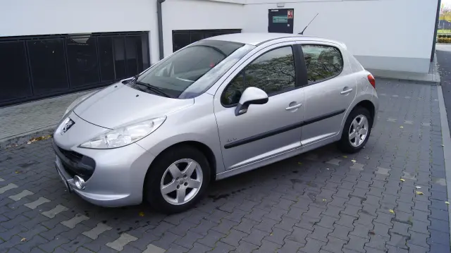 PEUGEOT 207 Presence 70