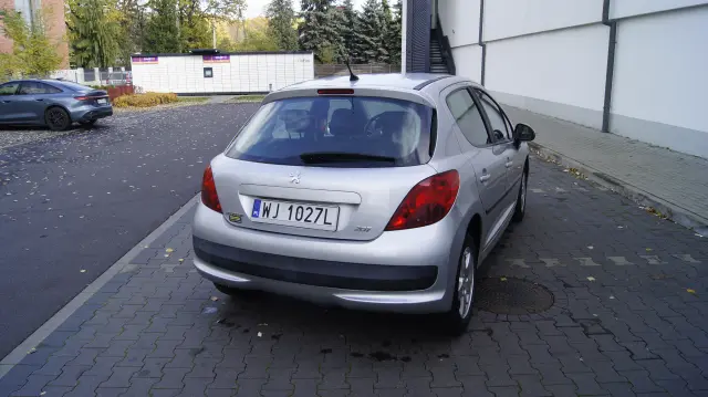PEUGEOT 207 Presence 70