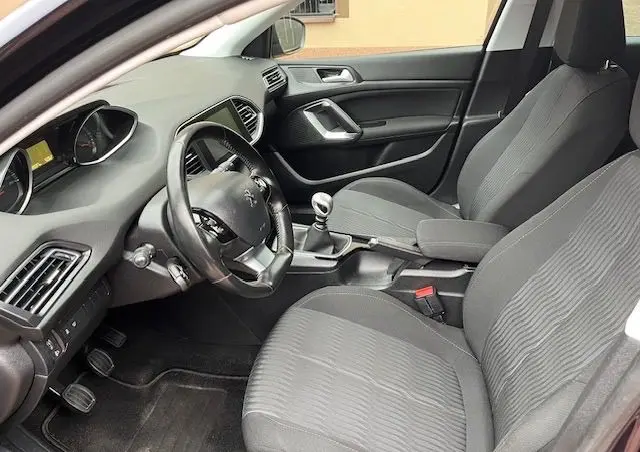 PEUGEOT 308 1.6 BlueHDi Business Line S&S