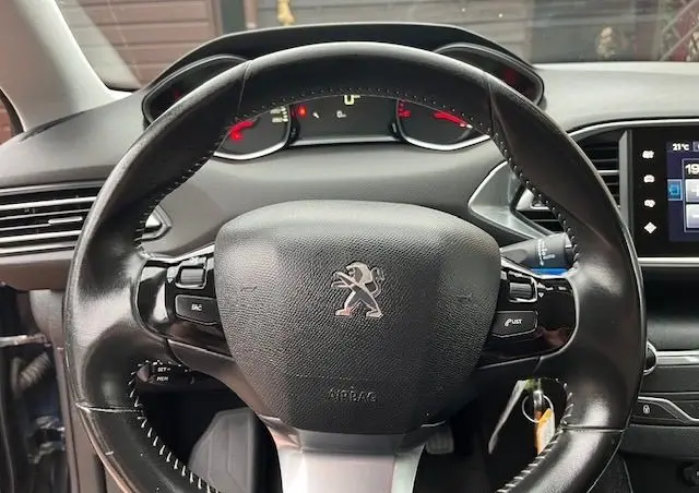 PEUGEOT 308 1.6 BlueHDi Business Line S&S