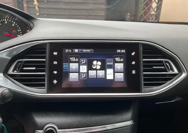 PEUGEOT 308 1.6 BlueHDi Business Line S&S