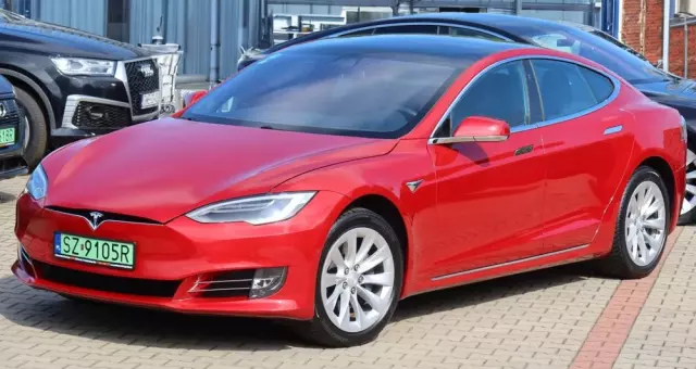 TESLA Model S Long Range Plus