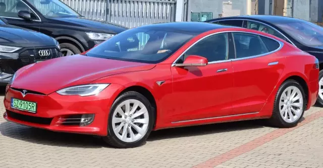 TESLA Model S Long Range Plus
